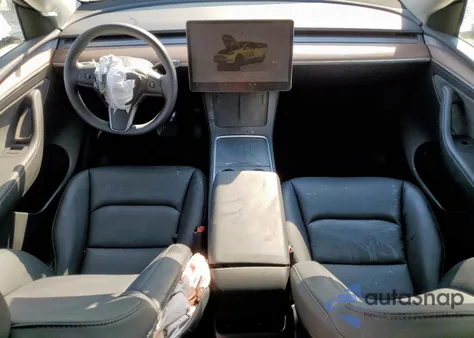 2024 Tesla Model Y z USA, uszkodzony, nr VIN 7SAYGDEE5RF210654